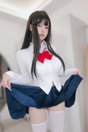 丰满白嫩cosplay美女JK制服性感短裙白丝美腿丝袜