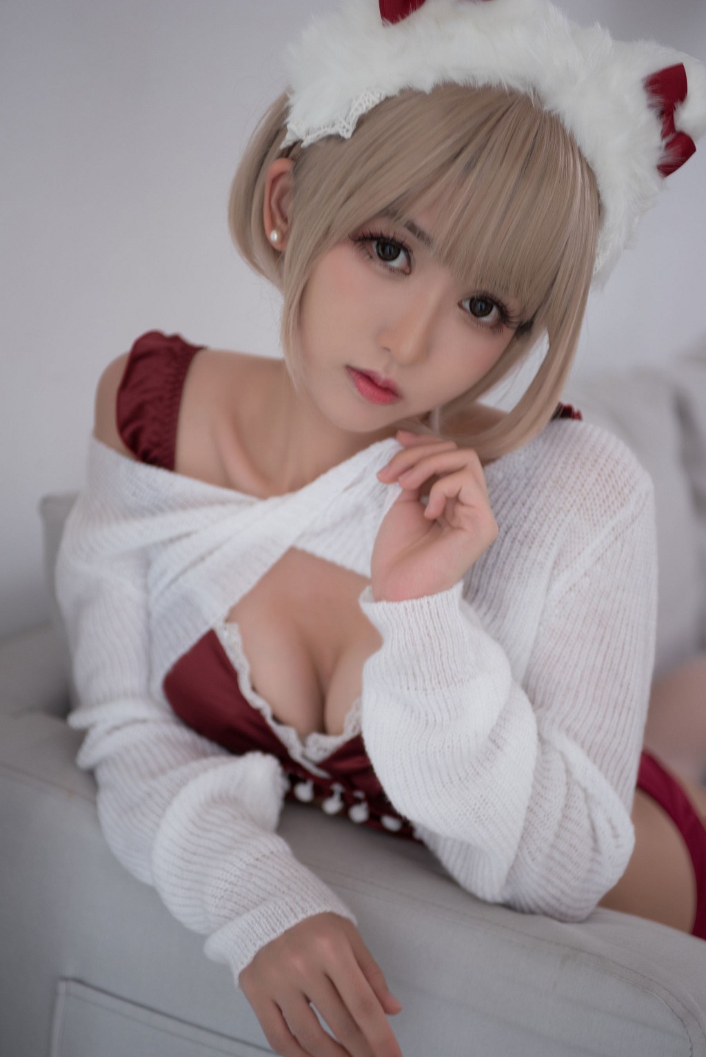 鳗鱼霏儿《兽耳+圣诞白网袜+狂三》 [Cosplay美女] 写真集[31P](10)