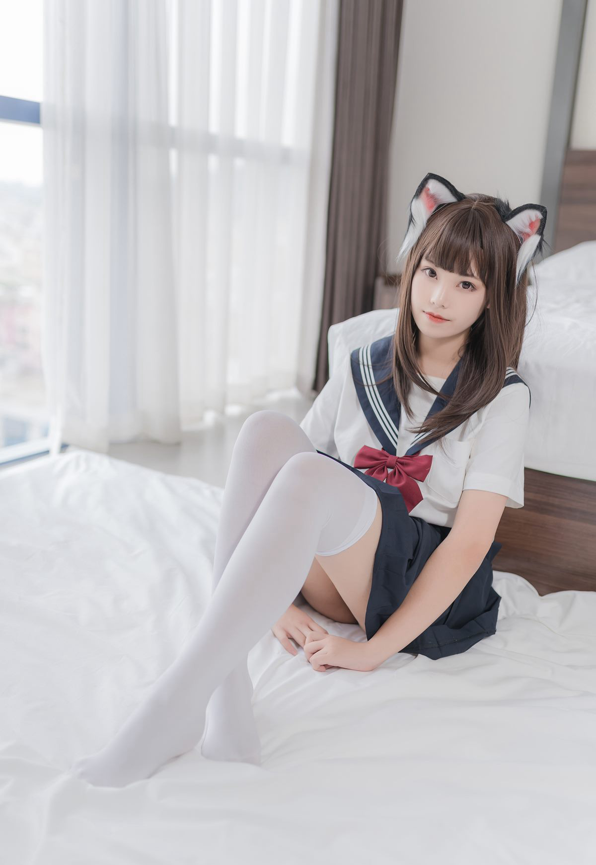 蜜汁猫裘COSPLAY极品白丝学生装性感超短裙美腿写真(9)