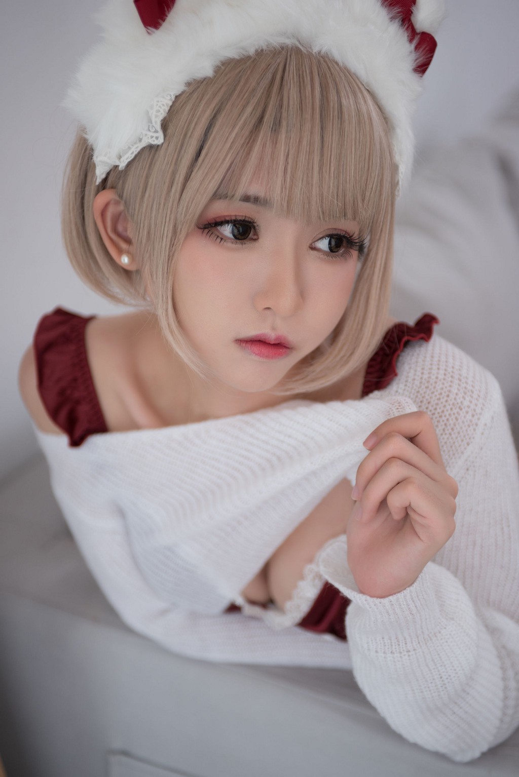 鳗鱼霏儿《兽耳+圣诞白网袜+狂三》 [Cosplay美女] 写真集[31P](9)