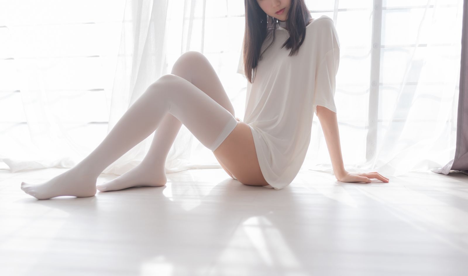 Cosplay极品黑丝大尺度超污白丝美腿美女福利图(21)