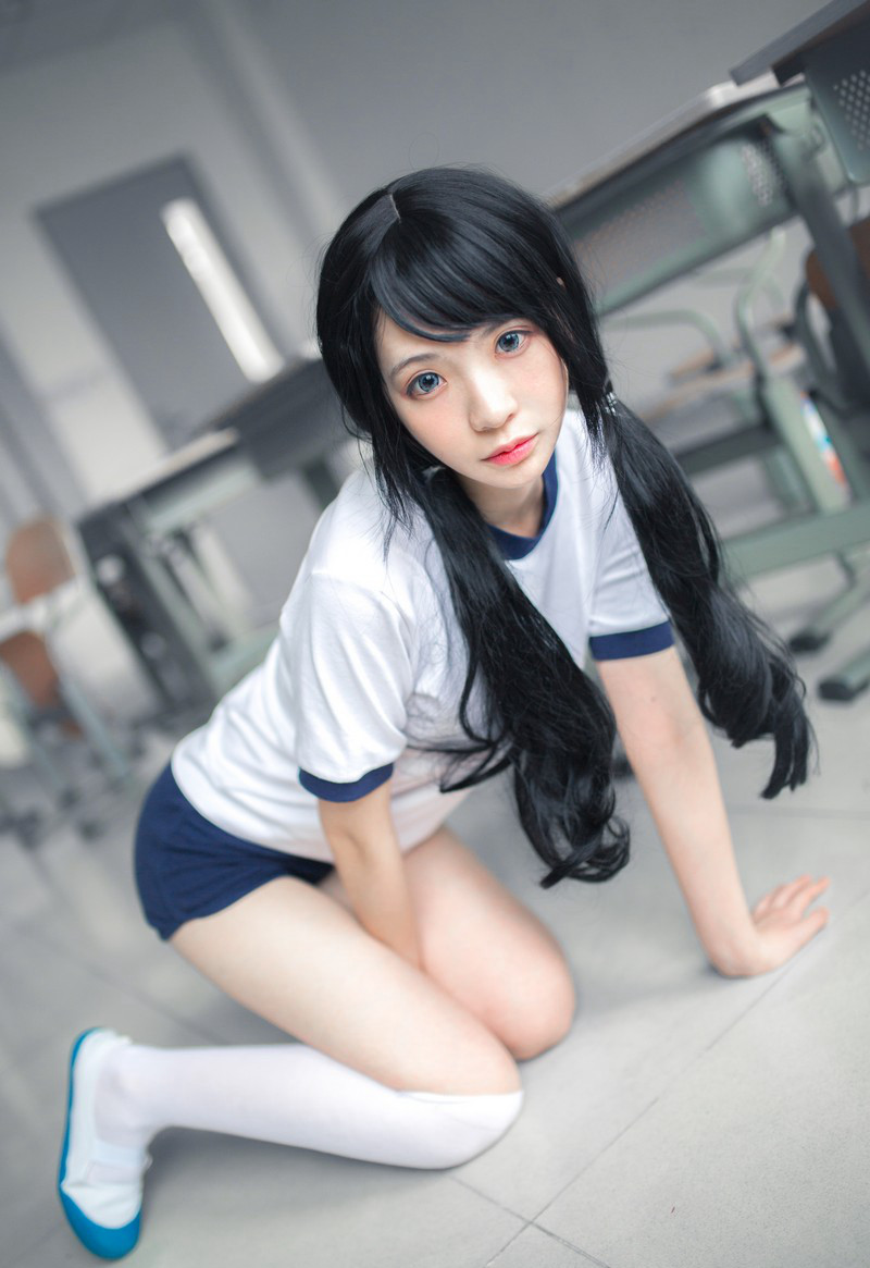 疯猫cosplay性感白丝美腿JK诱惑写真套图(9)