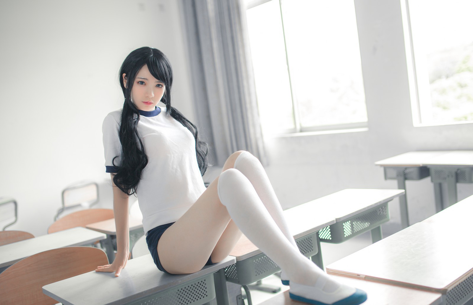 疯猫cosplay性感白丝美腿JK诱惑写真套图(41)