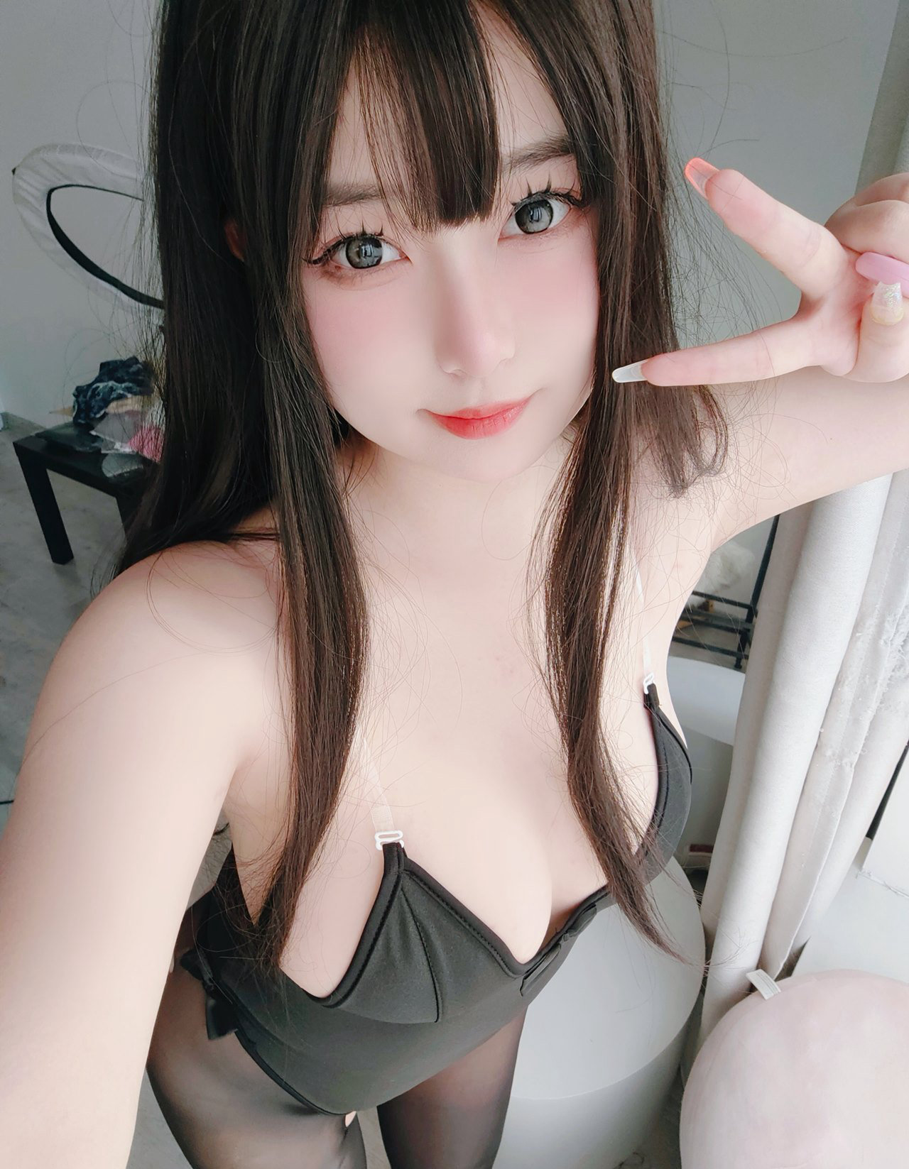 极品黑丝无内COSPLAY美女丰满高翘臀丁字裤情趣写真(22)